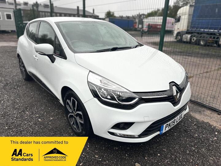 Renault Clio 0.9 TCe Play Euro 6 (s/s) 5dr Renault Clio 0.9 TCe Play Euro 6 (s/s) 5dr