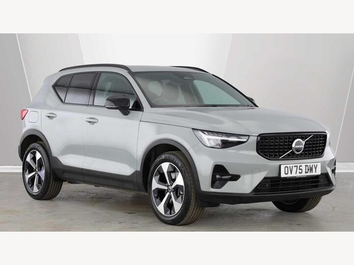 Volvo XC40 2.0 B4 MHEV Plus Dark DCT Auto Euro 6 (s/s) 5dr