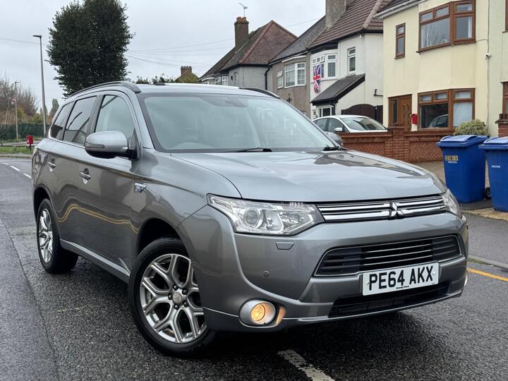Mitsubishi Outlander 2.0h 12kWh GX4hs CVT 4WD Euro 5 (s/s) 5dr Mitsubishi Outlander 2.0h 12kWh GX4hs CVT 4WD Euro 5 (s/s) 5dr