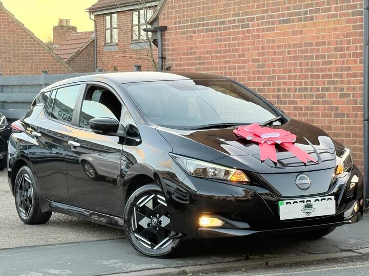 Nissan Leaf 39kWh Acenta Auto 5dr Nissan Leaf 39kWh Acenta Auto 5dr