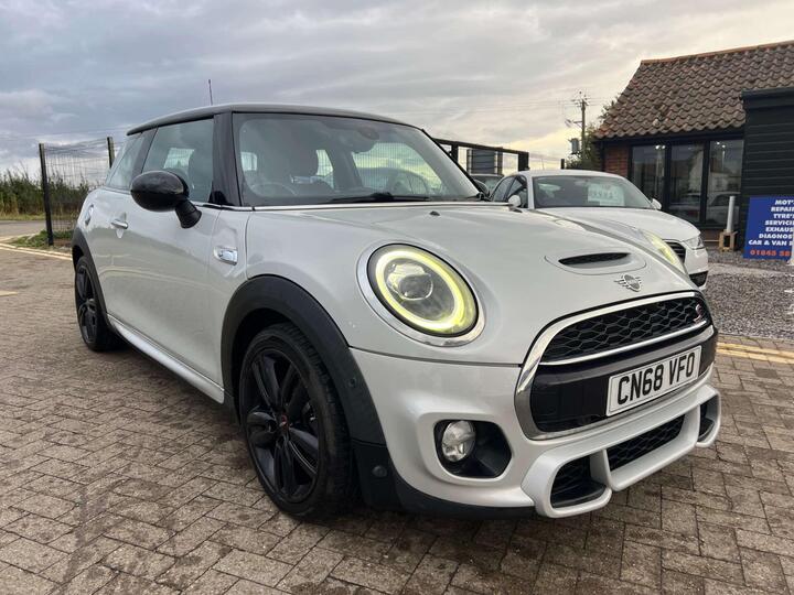 MINI Hatch 2.0 Cooper S Sport Steptronic Euro 6 (s/s) 3dr