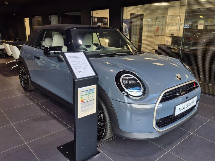MINI Cooper Convertible 2.0S Exclusive Steptronic Euro 6 (s/s) 2dr