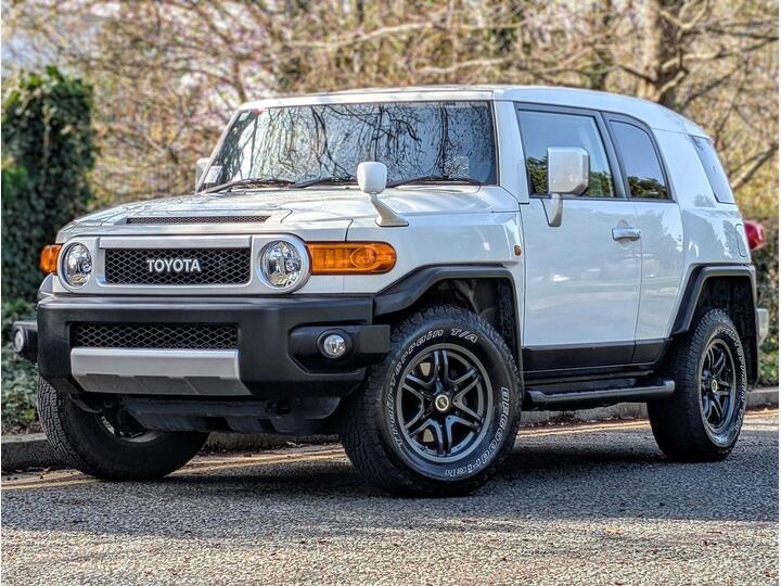 Toyota FJ Cruiser Original Spec.2016 Facelift.Euro 6. ULEZ Toyota FJ Cruiser Original Spec.2016 Facelift.Euro 6. ULEZ