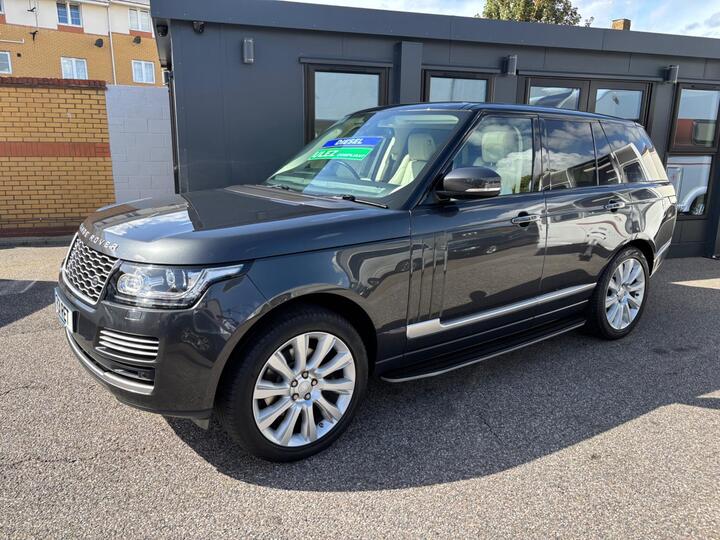 Land Rover Range Rover 3.0 TD V6 Vogue SE Auto 4WD Euro 6 (s/s) 5dr Land Rover Range Rover 3.0 TD V6 Vogue SE Auto 4WD Euro 6 (s/s) 5dr