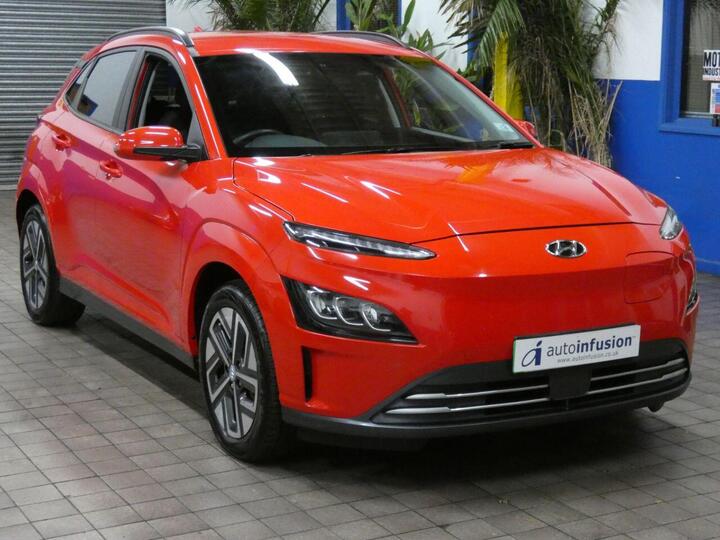 Hyundai KONA 64kWh Premium Auto 5dr (10.5kW Charger)