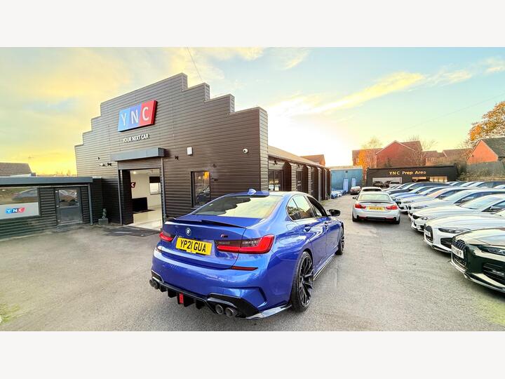 BMW 3 Series 2.0 330e 12kWh M Sport Auto Euro 6 (s/s) 4dr BMW 3 Series 2.0 330e 12kWh M Sport Auto Euro 6 (s/s) 4dr