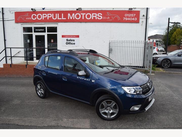 Dacia Sandero Stepway 0.9 TCe Essential Euro 6 (s/s) 5dr Dacia Sandero Stepway 0.9 TCe Essential Euro 6 (s/s) 5dr