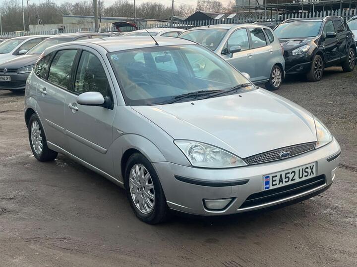 Ford Focus 2.0i 16v Ghia 5dr
