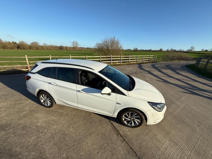 Vauxhall Astra 1.6 CDTi BlueInjection SRi Nav Sports Tourer Auto Euro 6 (s/s) 5dr