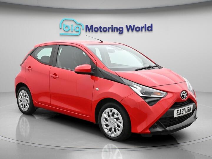 Toyota AYGO 1.0 VVT-i X-play X-shift Euro 6 5dr (Safety Sense)