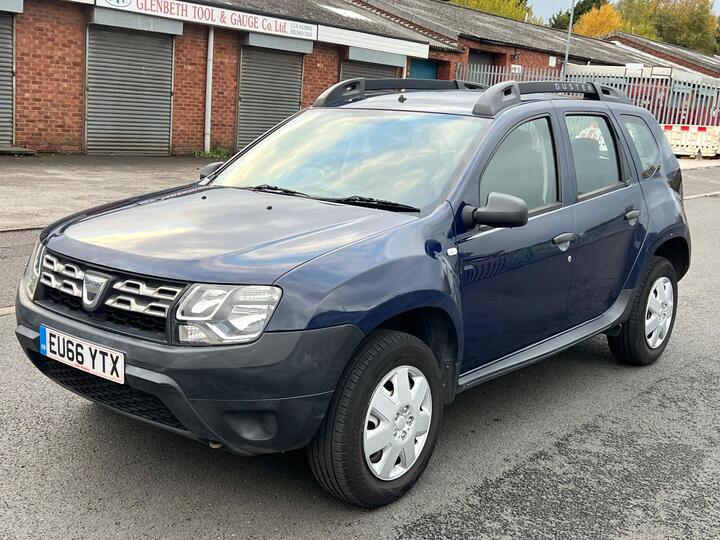 Dacia Duster 1.6 SCe Access Euro 6 (s/s) 5dr Dacia Duster 1.6 SCe Access Euro 6 (s/s) 5dr