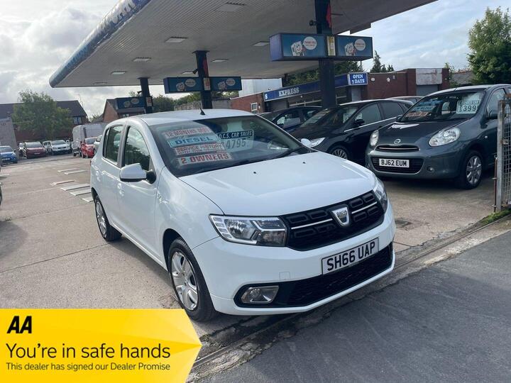 Dacia Sandero 1.5 DCi Laureate Euro 6 (s/s) 5dr Dacia Sandero 1.5 DCi Laureate Euro 6 (s/s) 5dr