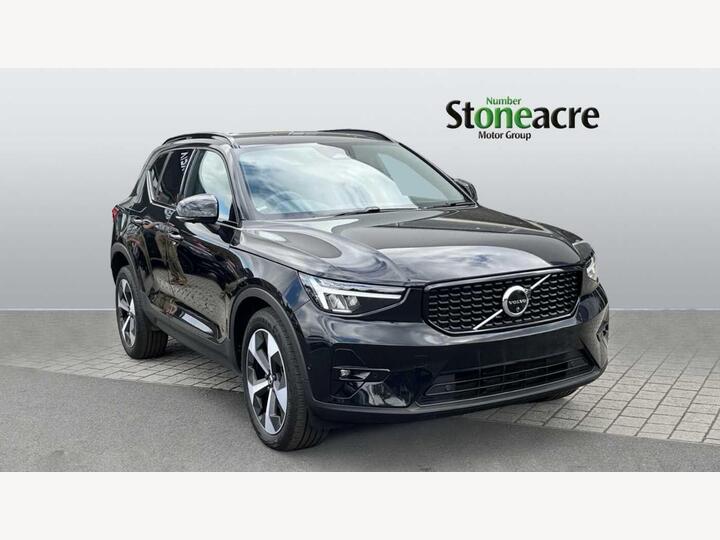 Volvo XC40 2.0 B3 MHEV Plus Dark DCT Auto Euro 6 (s/s) 5dr