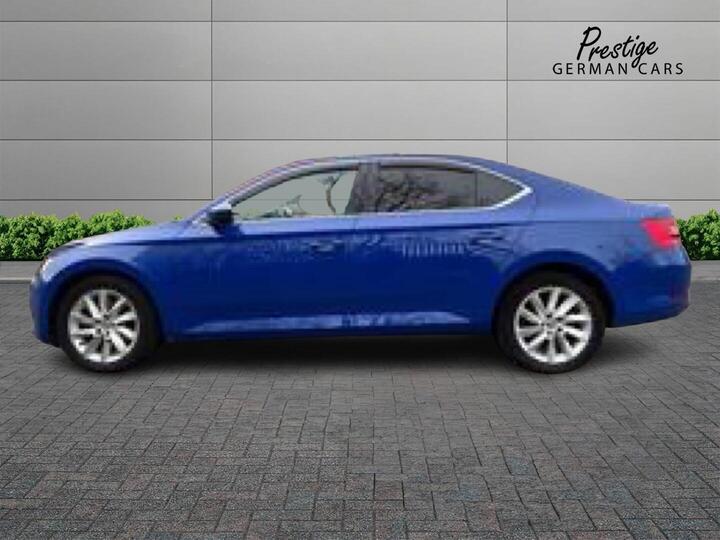 Skoda Superb 2.0 TDI SE Euro 6 (s/s) 5dr Skoda Superb 2.0 TDI SE Euro 6 (s/s) 5dr