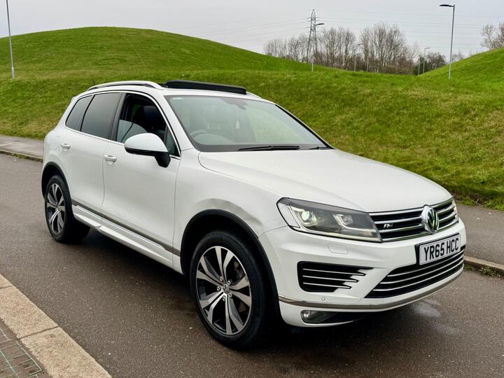 Volkswagen Touareg 3.0 TDI V6 BlueMotion Tech R-Line Tiptronic 4WD Euro 6 (s/s) 5dr Volkswagen Touareg 3.0 TDI V6 BlueMotion Tech R-Line Tiptronic 4WD Euro 6 (s/s) 5dr