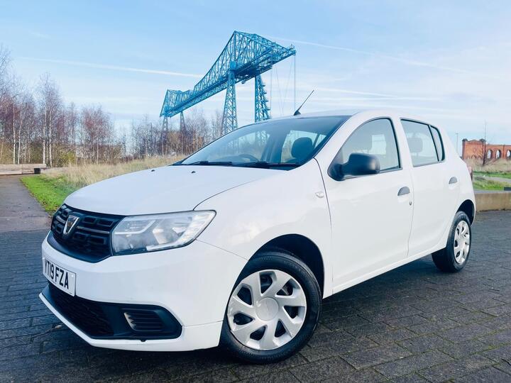 Dacia Sandero 1.0 SCe Essential Euro 6 5dr Dacia Sandero 1.0 SCe Essential Euro 6 5dr