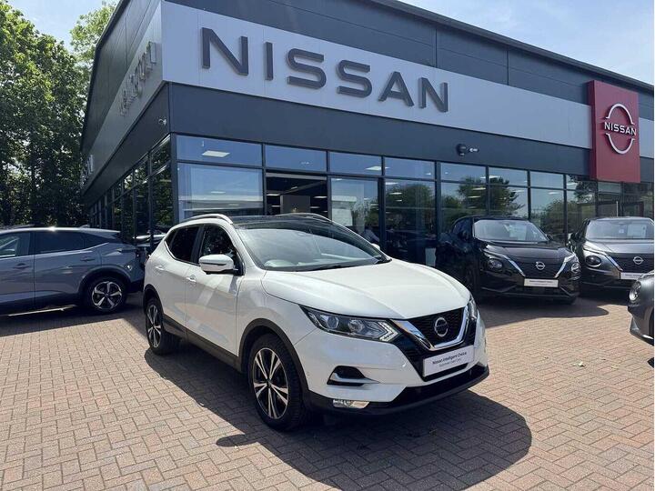 Nissan Qashqai 1.3 DIG-T N-Connecta Euro 6 (s/s) 5dr