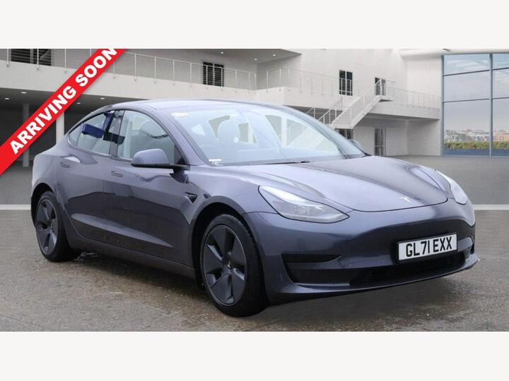 Tesla Model 3 Standard Range Plus Auto RWD 4dr