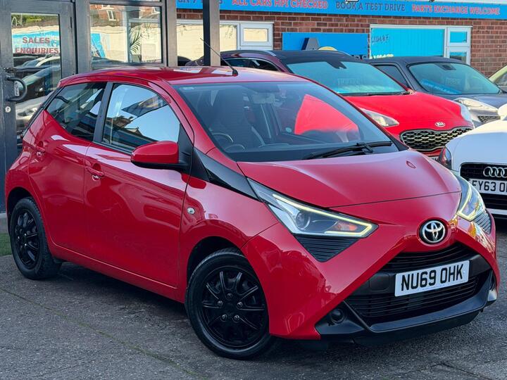 Toyota AYGO 1.0 VVT-i X-play X-shift Euro 6 5dr