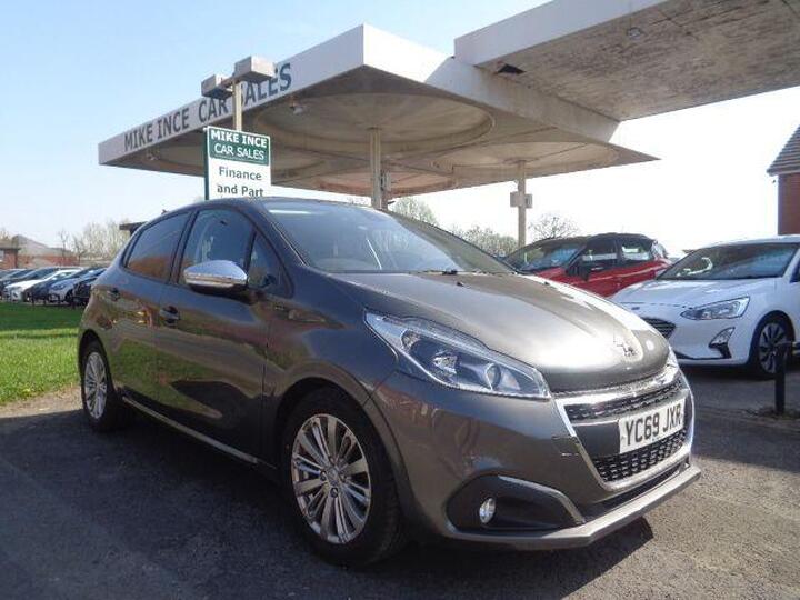 Peugeot 208 1.2 PureTech Signature Euro 6 (s/s) 5dr