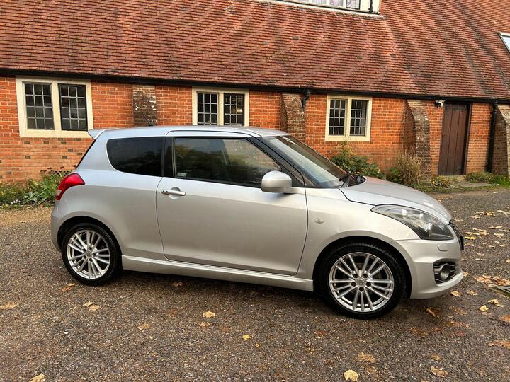 Suzuki Swift 1.6 Sport Euro 5 3dr (SNav) Suzuki Swift 1.6 Sport Euro 5 3dr (SNav)