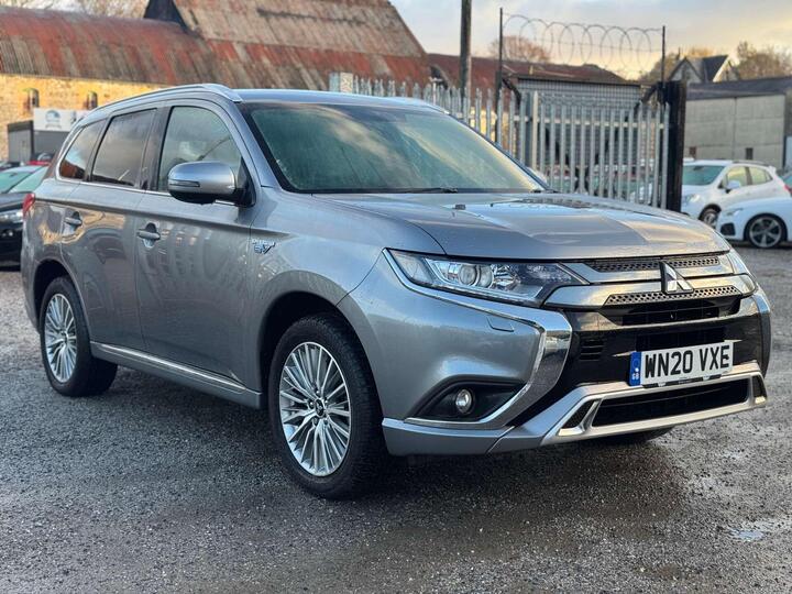 Mitsubishi Outlander 2.4h TwinMotor 13.8kWh Dynamic CVT 4WD Euro 6 (s/s) 5dr Mitsubishi Outlander 2.4h TwinMotor 13.8kWh Dynamic CVT 4WD Euro 6 (s/s) 5dr