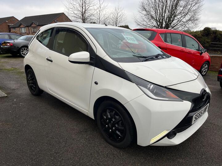 Toyota AYGO 1.0 VVT-i X-play Euro 5 3dr Euro 5
