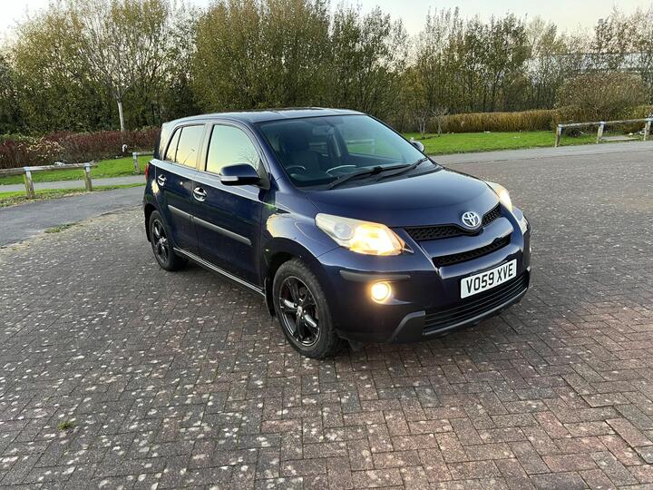 Toyota Urban Cruiser 1.33 Dual VVT-i Euro 4 (s/s) 5dr Toyota Urban Cruiser 1.33 Dual VVT-i Euro 4 (s/s) 5dr