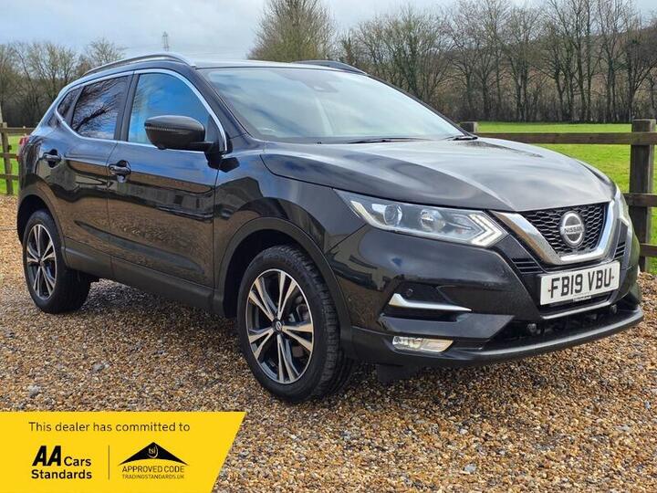 Nissan Qashqai 1.3 DIG-T N-Connecta Euro 6 (s/s) 5dr