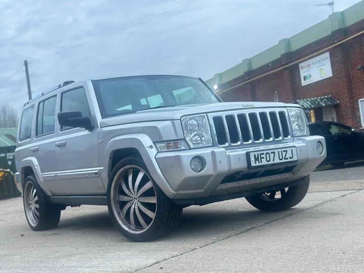 Jeep Commander 5.7 V8 Limited 4x4 5dr