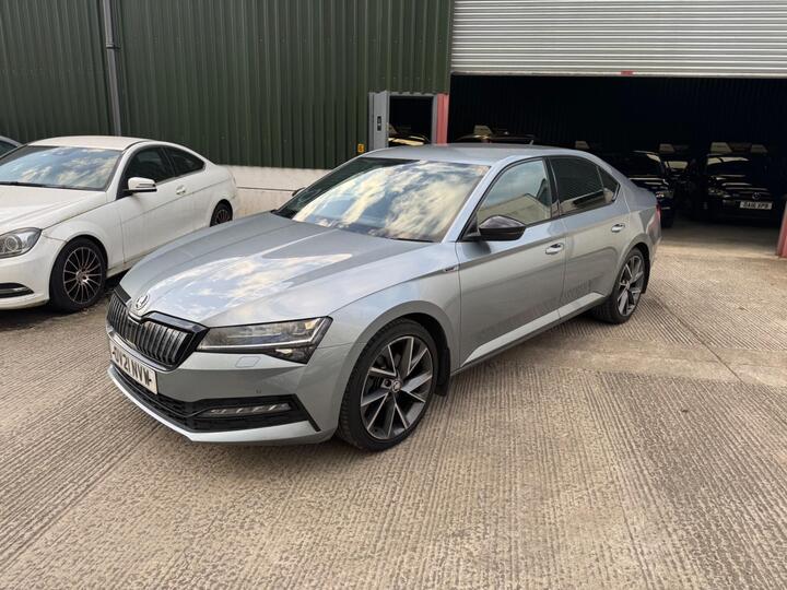 Skoda Superb 1.4 TSI IV 13kWh SportLine Plus DSG Euro 6 (s/s) 5dr Skoda Superb 1.4 TSI IV 13kWh SportLine Plus DSG Euro 6 (s/s) 5dr
