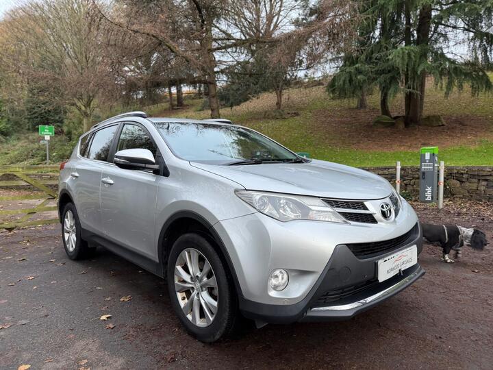Toyota RAV4 2.0 D-4D Invincible 4WD Euro 5 (s/s) 5dr