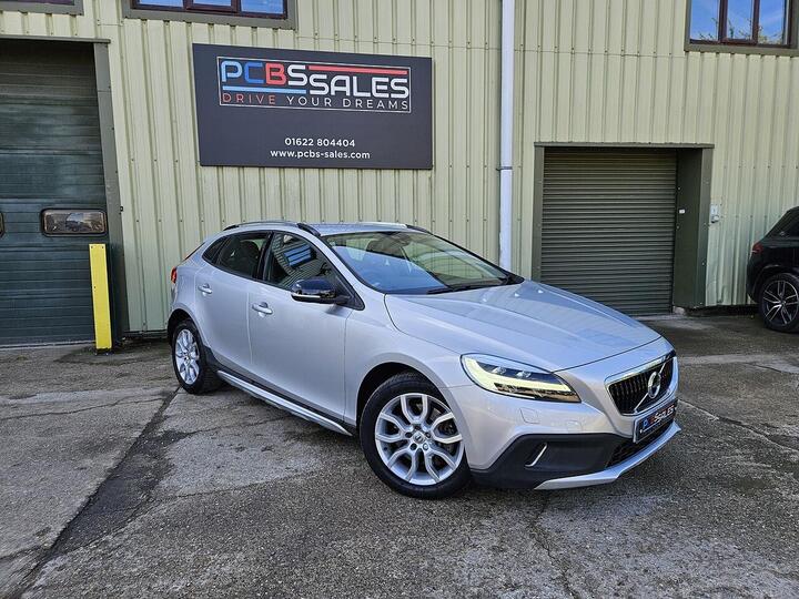 Volvo V40 Cross Country 2.0 D2 Nav Plus Auto Euro 6 (s/s) 5dr Volvo V40 Cross Country 2.0 D2 Nav Plus Auto Euro 6 (s/s) 5dr