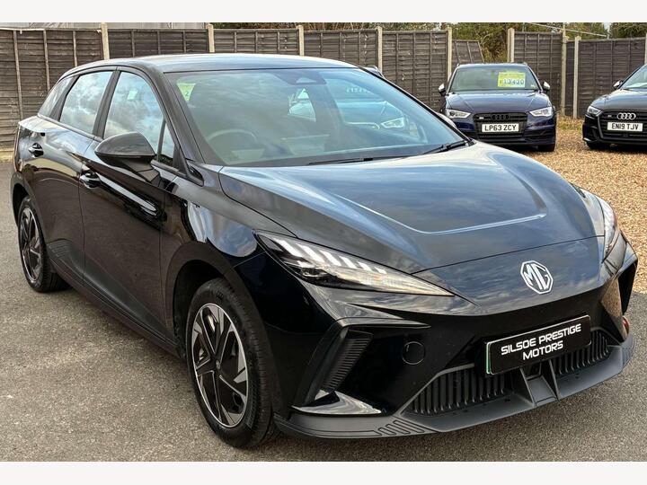 MG 4 64kWh SE Long Range Auto 5dr