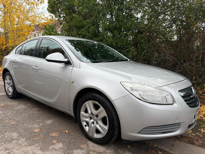 Vauxhall Insignia 2.0 CDTi EcoFLEX Exclusiv Euro 5 (s/s) 5dr Vauxhall Insignia 2.0 CDTi EcoFLEX Exclusiv Euro 5 (s/s) 5dr