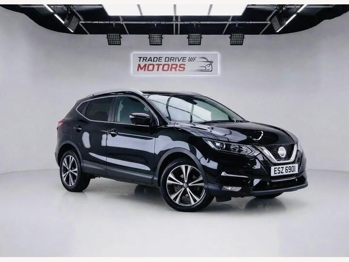 Nissan Qashqai 1.3 DIG-T N-Connecta Euro 6 (s/s) 5dr