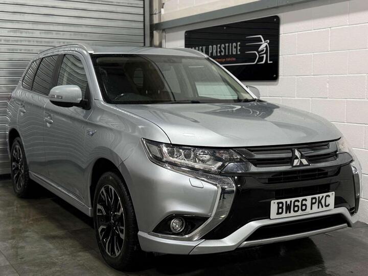 Mitsubishi OUTLANDER 2.0h 12kWh 4h CVT 4WD Euro 6 (s/s) 5dr
