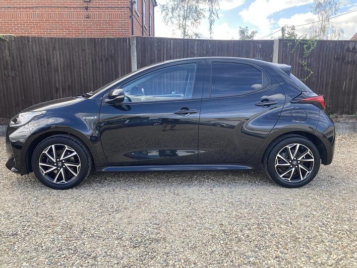 Toyota Yaris 1.5 VVT-h Design E-CVT Euro 6 (s/s) 5dr