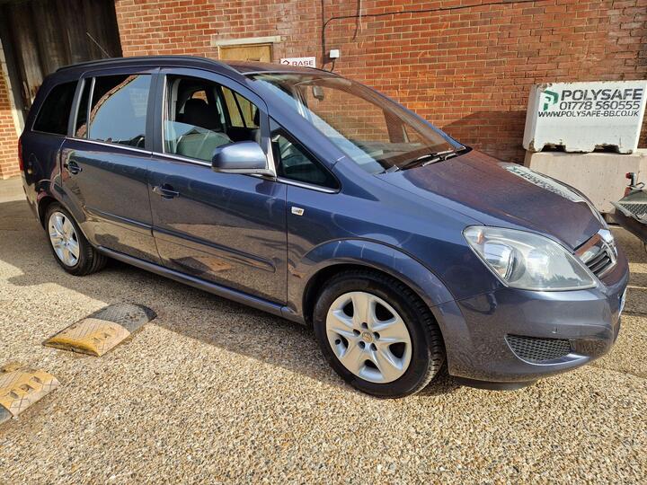 Vauxhall Zafira 1.7 CDTi EcoFLEX Exclusiv Euro 5 5dr Vauxhall Zafira 1.7 CDTi EcoFLEX Exclusiv Euro 5 5dr