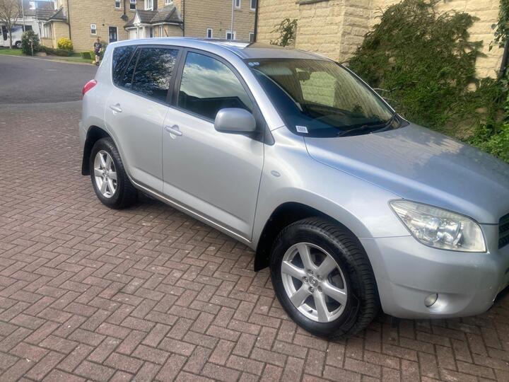Toyota RAV4 2.2 D-4D XT-R 4WD 5dr