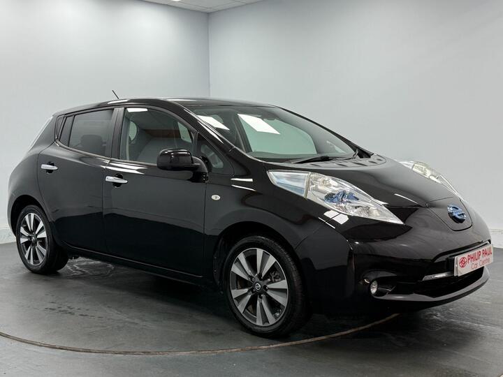 Nissan Leaf 24kWh Tekna Auto 5dr Nissan Leaf 24kWh Tekna Auto 5dr