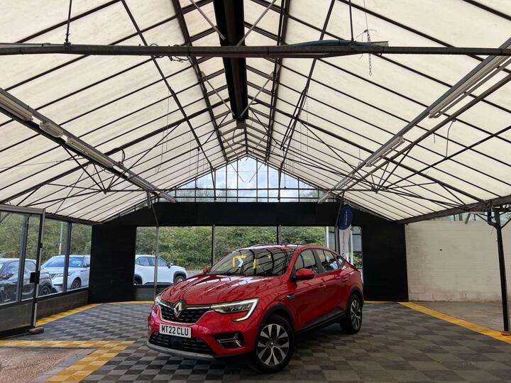 Renault ARKANA 1.6 E-TECH Iconic Auto 2WD Euro 6 (s/s) 5dr