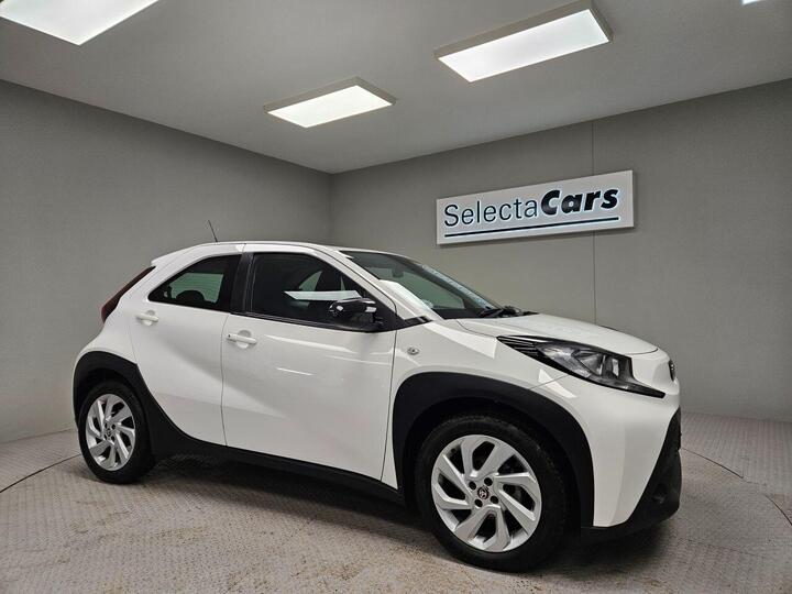 Toyota AYGO X 1.0 VVT-i Pure Euro 6 (s/s) 5dr Toyota AYGO X 1.0 VVT-i Pure Euro 6 (s/s) 5dr