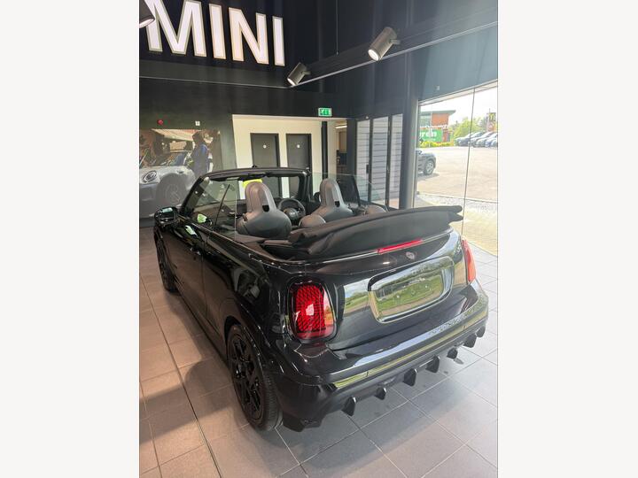 MINI Cooper Convertible 2.0C Sport Steptronic Euro 6 (s/s) 2dr