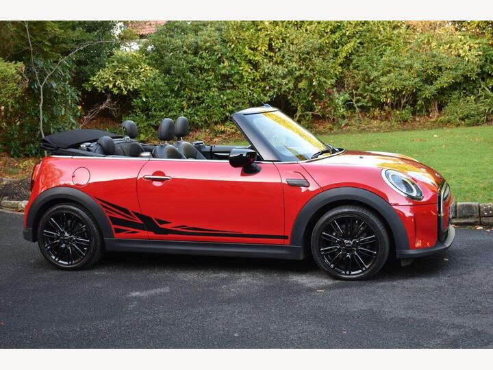 MINI CONVERTIBLE 1.5 Cooper Exclusive Steptronic Euro 6 (s/s) 2dr MINI CONVERTIBLE 1.5 Cooper Exclusive Steptronic Euro 6 (s/s) 2dr