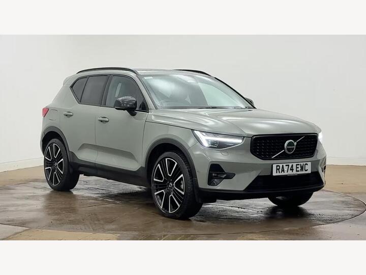 Volvo XC40 2.0 B3 MHEV Ultra Dark DCT Auto Euro 6 (s/s) 5dr
