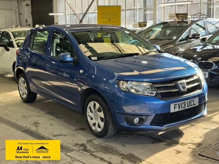 Dacia Sandero 0.9 TCe Laureate Euro 5 5dr Dacia Sandero 0.9 TCe Laureate Euro 5 5dr