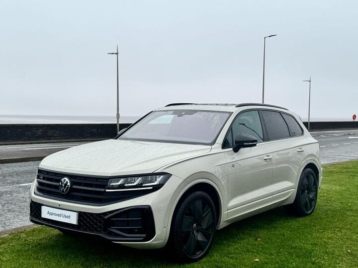 Volkswagen Touareg 3.0 TDI V6 Black Edition Tiptronic 4Motion Euro 6 (s/s) 5dr