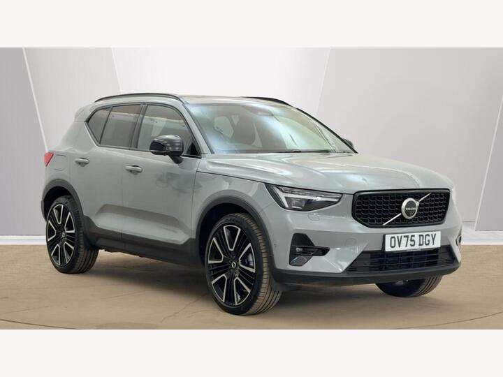 Volvo XC40 2.0 B3 MHEV Ultra Dark DCT Auto Euro 6 (s/s) 5dr