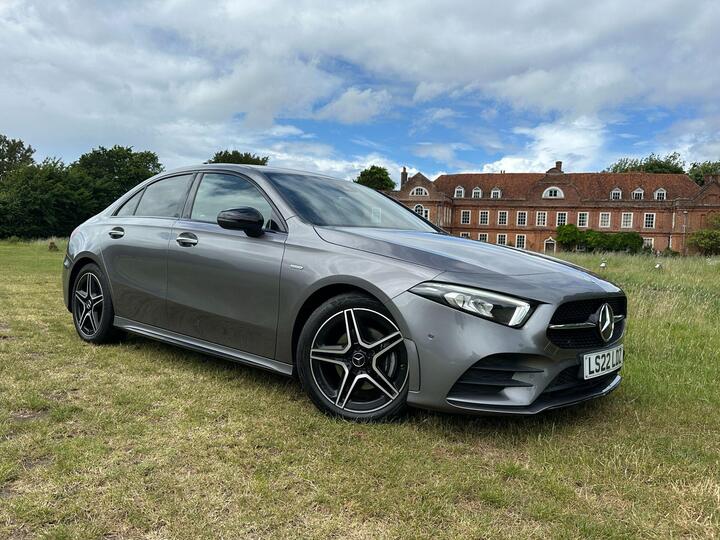 Mercedes-Benz A Class 1.3 A180 AMG Line Edition (Premium) 7G-DCT Euro 6 (s/s) 4dr